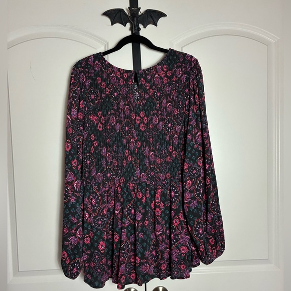 Torrid Smocked Blouse with Puff Sleeves Floral Pattern Stretch NWT 3X - Picture 3 of 12